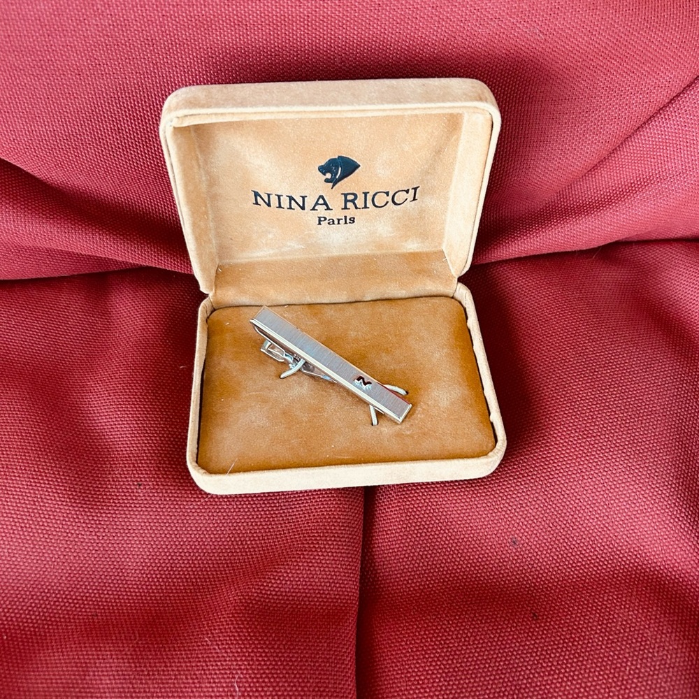 Vintage Nina Ricci Elegant Silver Tie Bar